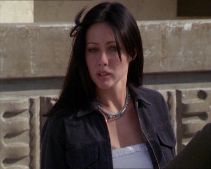 Charmed-Online-dot-210HeartbreakCity0964.jpg