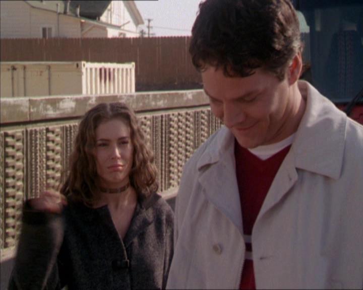 Charmed-Online-dot-210HeartbreakCity0973.jpg
