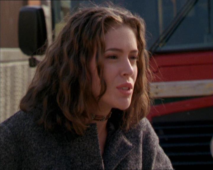 Charmed-Online-dot-210HeartbreakCity0980.jpg