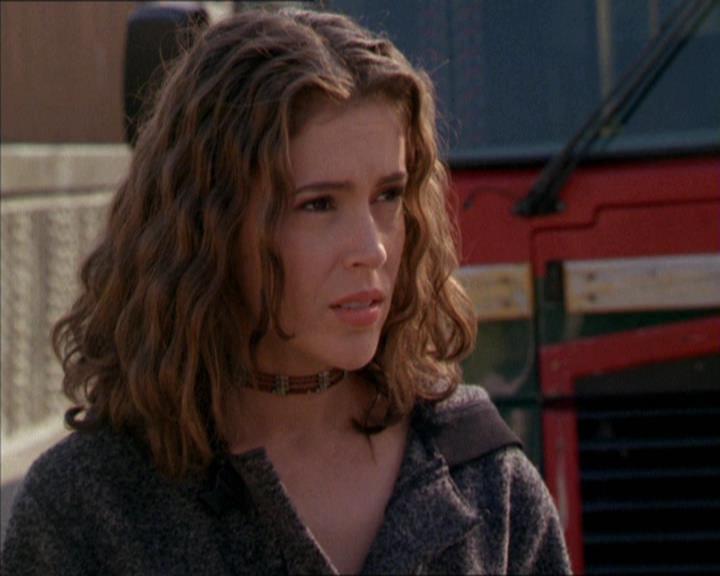 Charmed-Online-dot-210HeartbreakCity0998.jpg