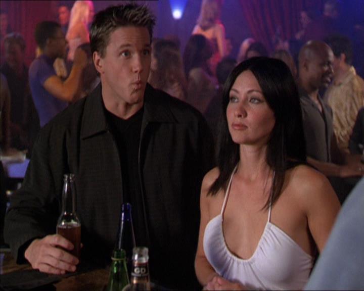 Charmed-Online-dot-210HeartbreakCity1059.jpg