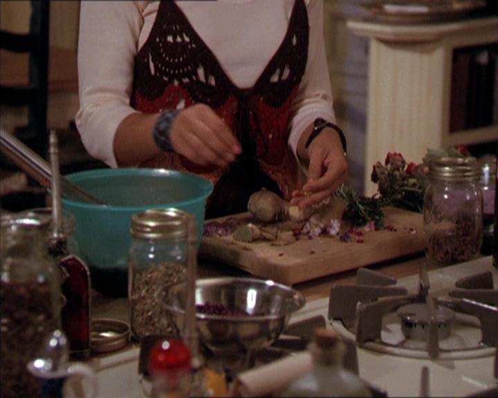 Charmed-Online-dot-210HeartbreakCity1072.jpg
