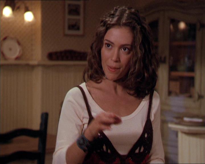 Charmed-Online-dot-210HeartbreakCity1090.jpg