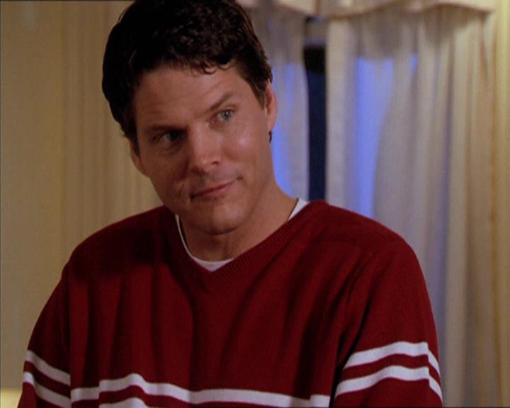 Charmed-Online-dot-210HeartbreakCity1131.jpg