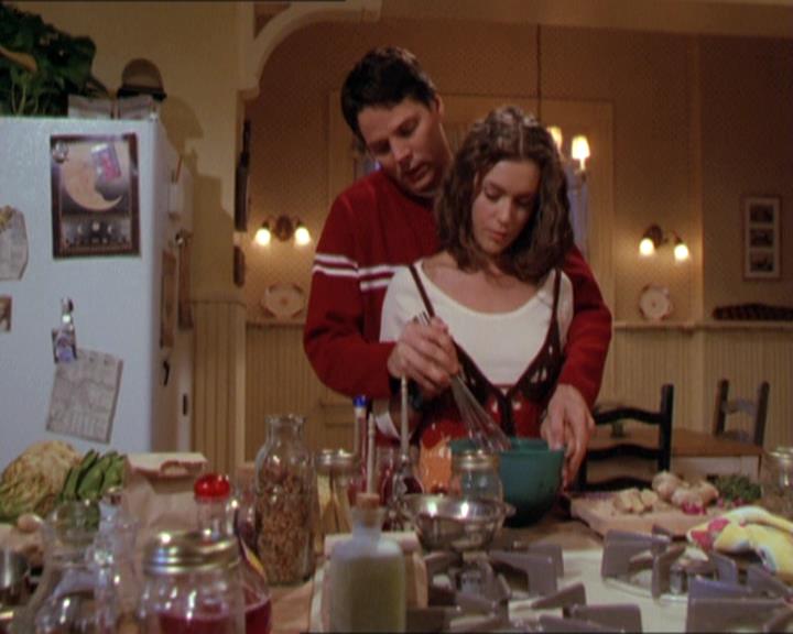 Charmed-Online-dot-210HeartbreakCity1153.jpg