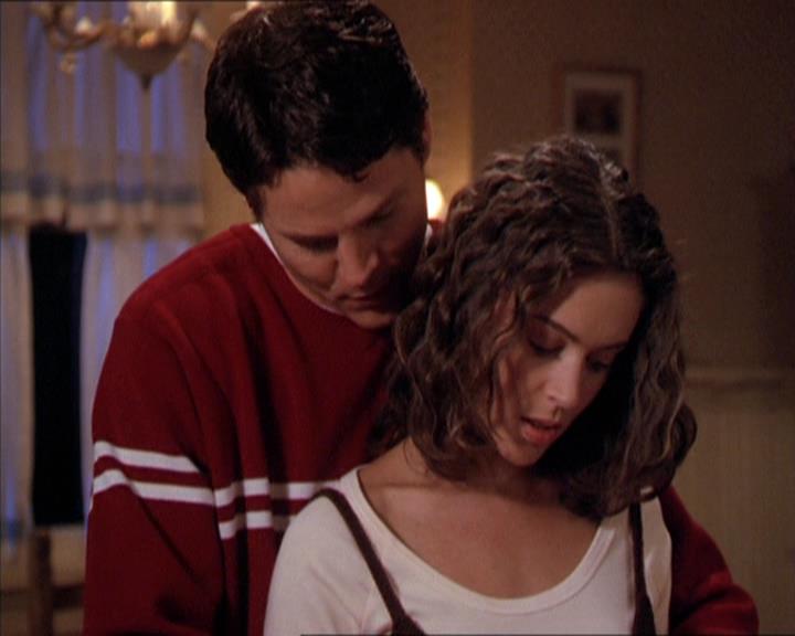 Charmed-Online-dot-210HeartbreakCity1163.jpg