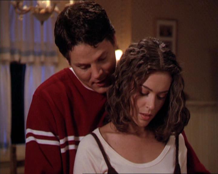Charmed-Online-dot-210HeartbreakCity1168.jpg