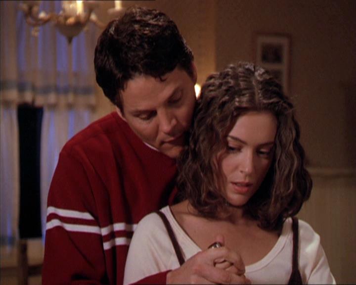 Charmed-Online-dot-210HeartbreakCity1171.jpg