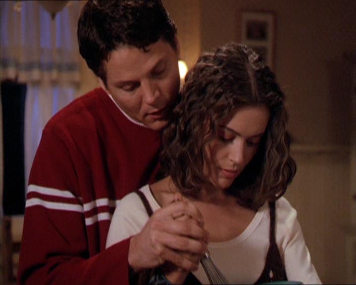 Charmed-Online-dot-210HeartbreakCity1173.jpg