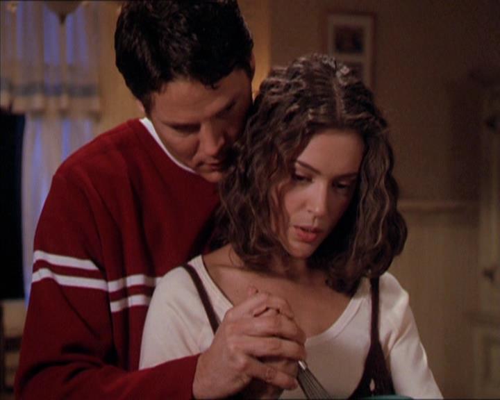 Charmed-Online-dot-210HeartbreakCity1178.jpg