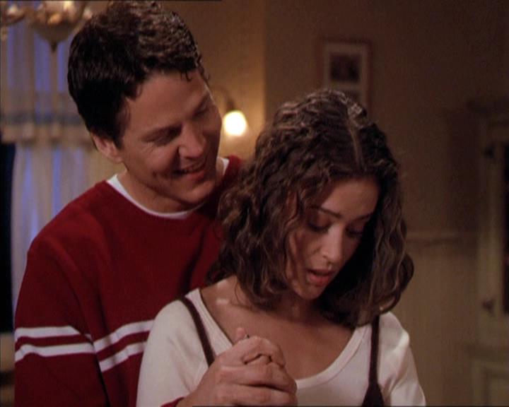 Charmed-Online-dot-210HeartbreakCity1189.jpg
