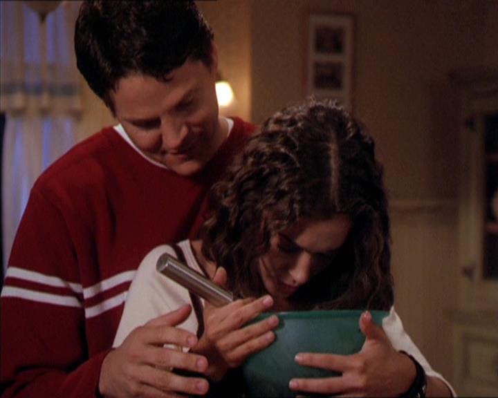 Charmed-Online-dot-210HeartbreakCity1193.jpg