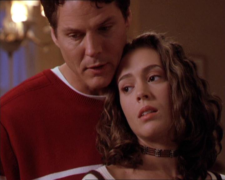 Charmed-Online-dot-210HeartbreakCity1217.jpg