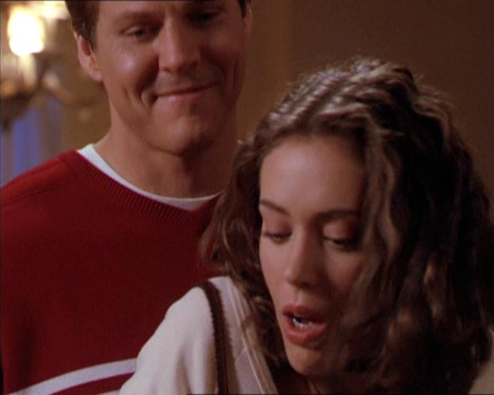 Charmed-Online-dot-210HeartbreakCity1228.jpg