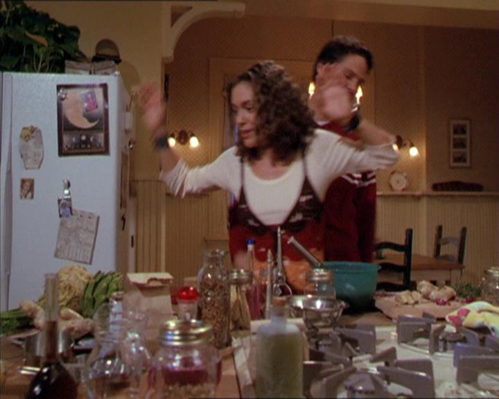 Charmed-Online-dot-210HeartbreakCity1229.jpg