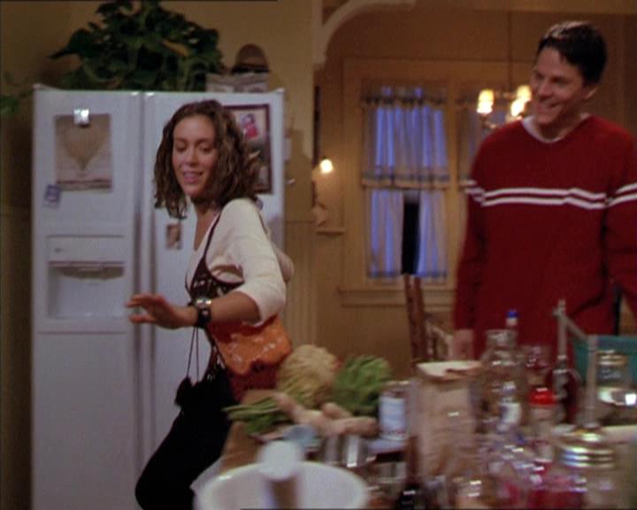 Charmed-Online-dot-210HeartbreakCity1230.jpg