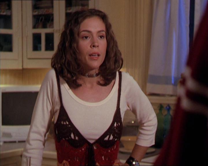 Charmed-Online-dot-210HeartbreakCity1235.jpg