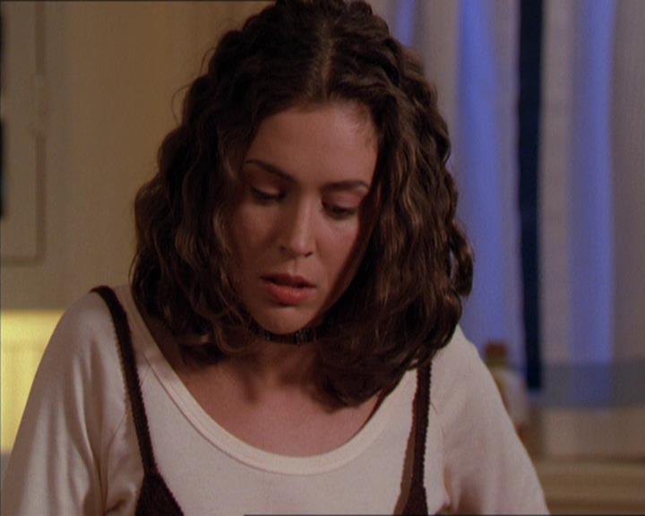 Charmed-Online-dot-210HeartbreakCity1245.jpg