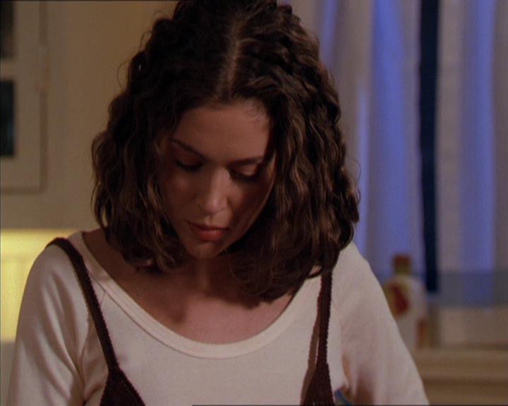 Charmed-Online-dot-210HeartbreakCity1251.jpg