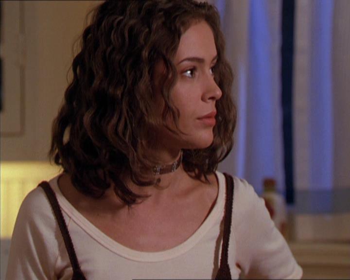Charmed-Online-dot-210HeartbreakCity1256.jpg