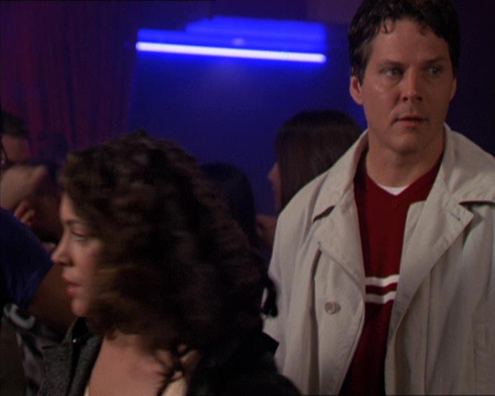 Charmed-Online-dot-210HeartbreakCity1420.jpg