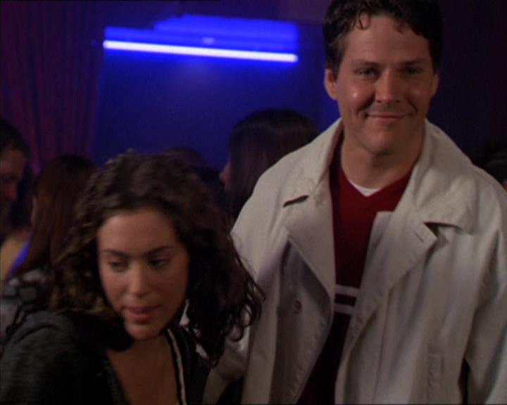 Charmed-Online-dot-210HeartbreakCity1428.jpg