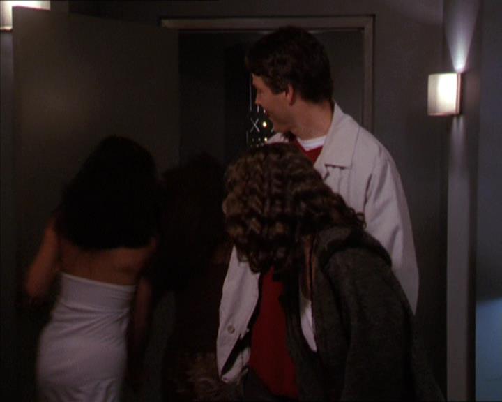 Charmed-Online-dot-210HeartbreakCity1497.jpg