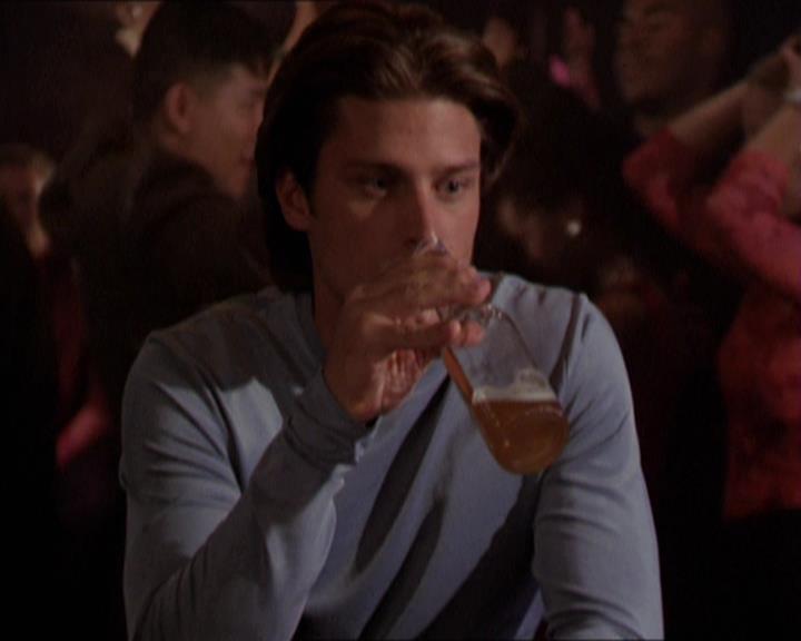 Charmed-Online-dot-210HeartbreakCity1527.jpg