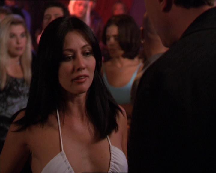 Charmed-Online-dot-210HeartbreakCity1608.jpg