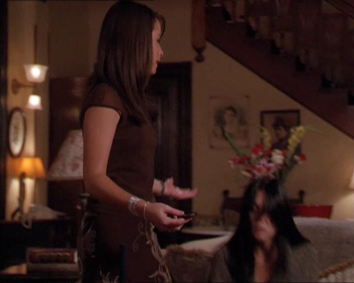 Charmed-Online-dot-210HeartbreakCity1694.jpg