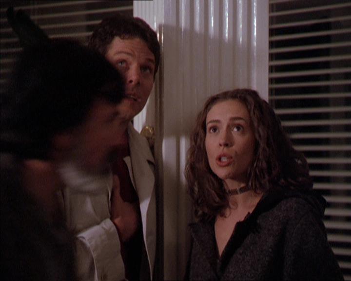 Charmed-Online-dot-210HeartbreakCity1749.jpg