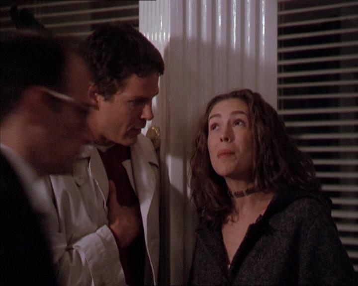 Charmed-Online-dot-210HeartbreakCity1751.jpg
