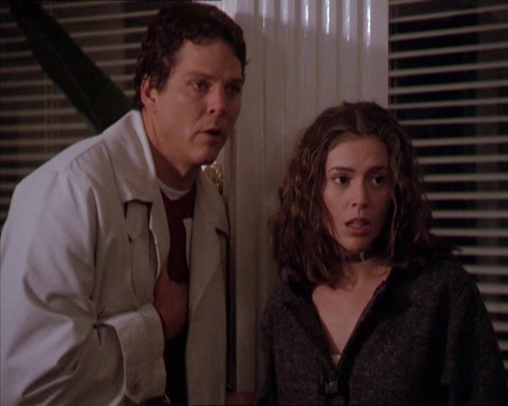 Charmed-Online-dot-210HeartbreakCity1774.jpg