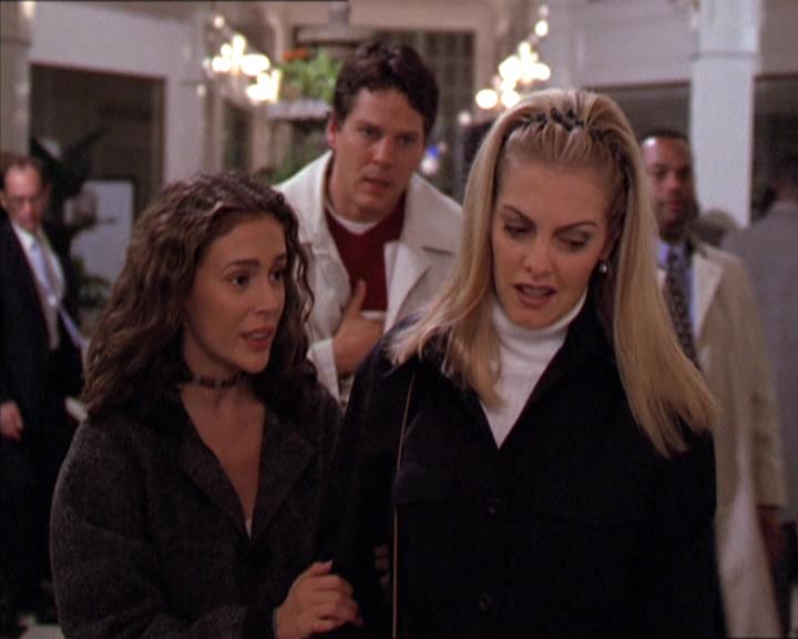 Charmed-Online-dot-210HeartbreakCity1796.jpg