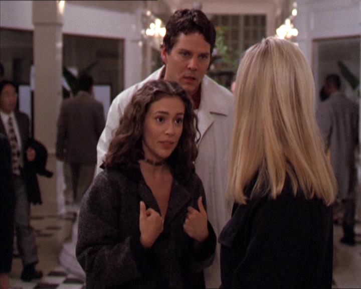 Charmed-Online-dot-210HeartbreakCity1798.jpg