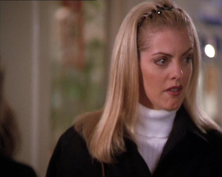 Charmed-Online-dot-210HeartbreakCity1806.jpg