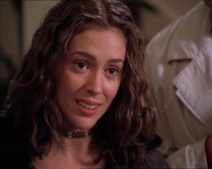 Charmed-Online-dot-210HeartbreakCity1820.jpg