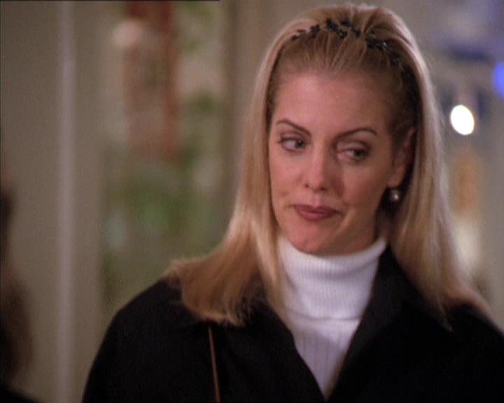 Charmed-Online-dot-210HeartbreakCity1824.jpg