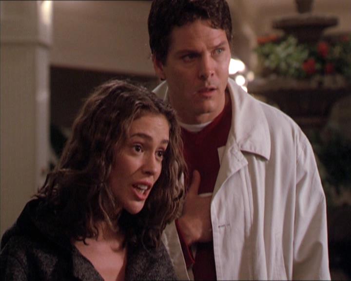 Charmed-Online-dot-210HeartbreakCity1826.jpg
