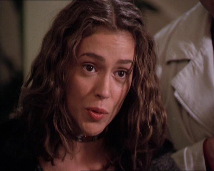 Charmed-Online-dot-210HeartbreakCity1828.jpg