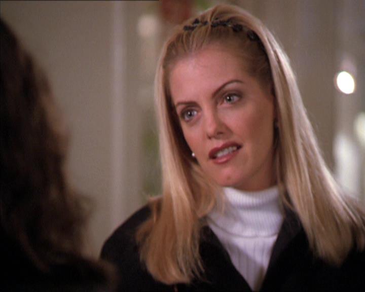 Charmed-Online-dot-210HeartbreakCity1840.jpg