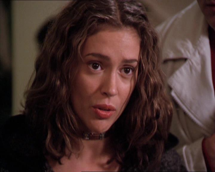 Charmed-Online-dot-210HeartbreakCity1847.jpg