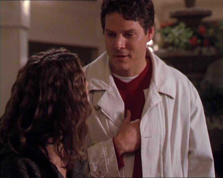 Charmed-Online-dot-210HeartbreakCity1859.jpg