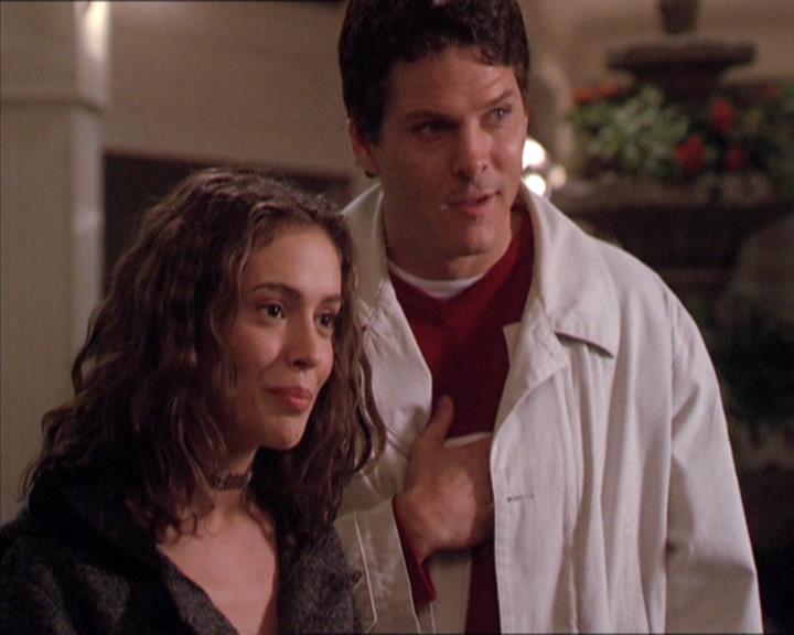 Charmed-Online-dot-210HeartbreakCity1861.jpg
