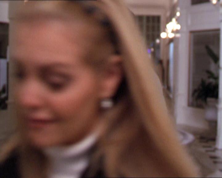 Charmed-Online-dot-210HeartbreakCity1867.jpg