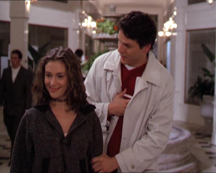 Charmed-Online-dot-210HeartbreakCity1869.jpg