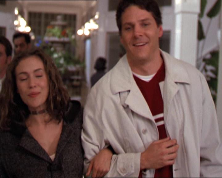 Charmed-Online-dot-210HeartbreakCity1876.jpg