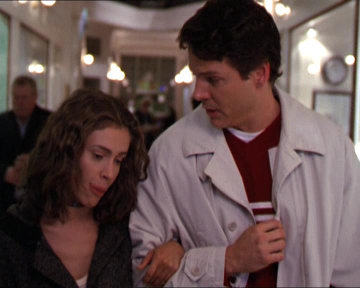 Charmed-Online-dot-210HeartbreakCity1890.jpg