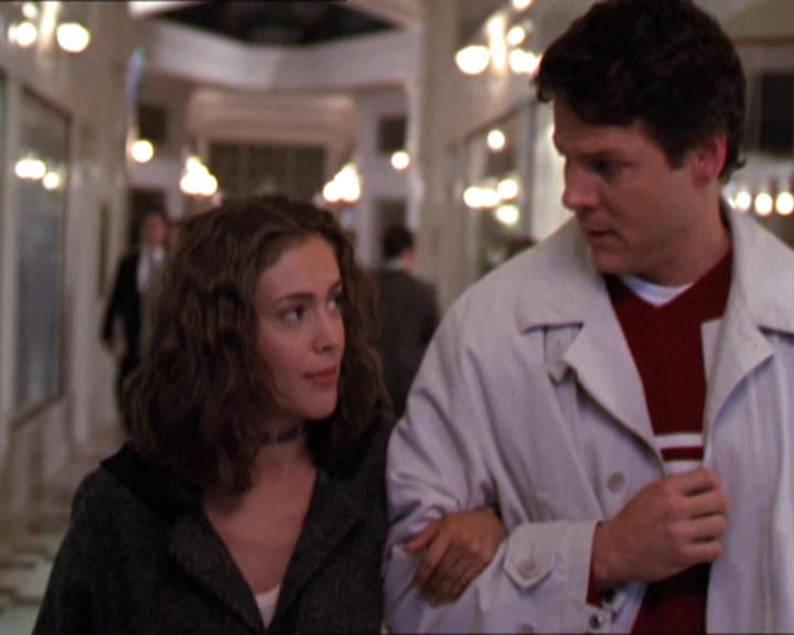 Charmed-Online-dot-210HeartbreakCity1892.jpg
