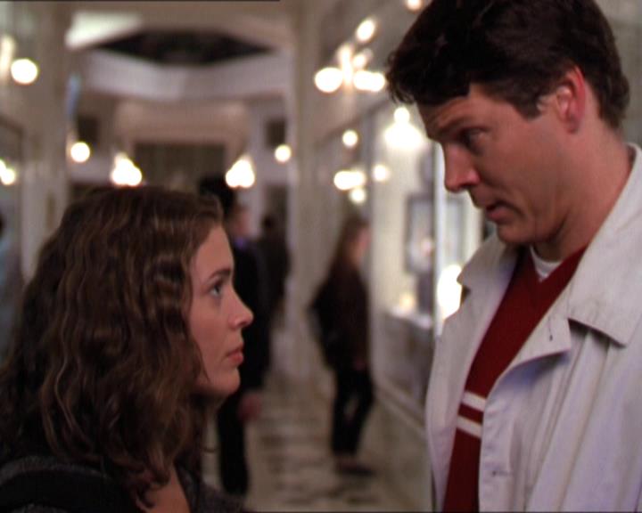 Charmed-Online-dot-210HeartbreakCity1897.jpg
